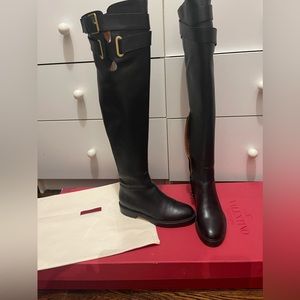 💯 Authentic Valentino Garavani boots